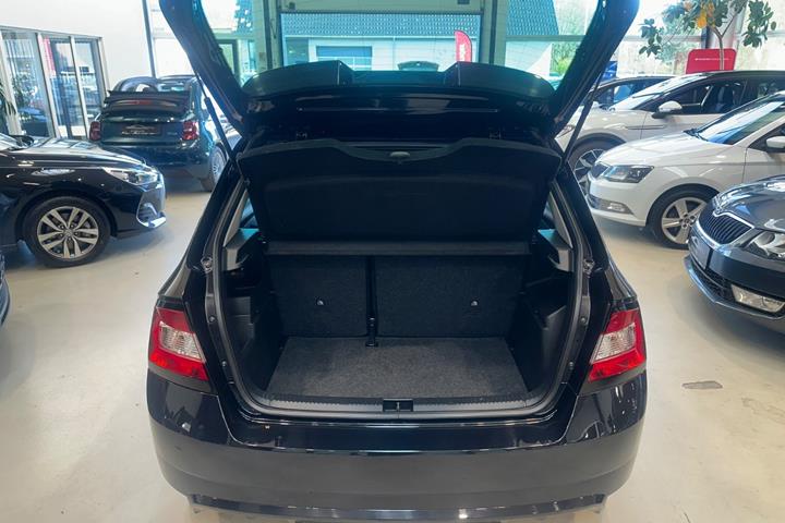 Sort Skoda Fabia fra 2017