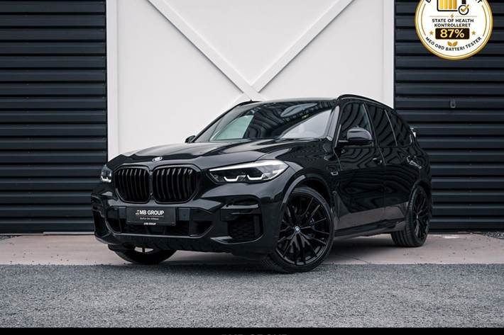 Gul BMW X5 fra 2022 set udefra