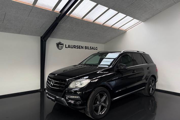 Sort Mercedes ML350 fra 2011