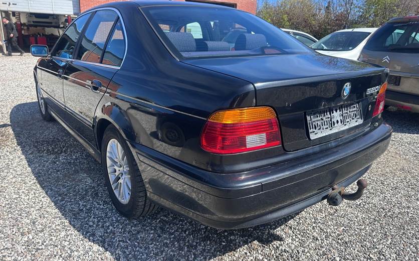 BMW 520i