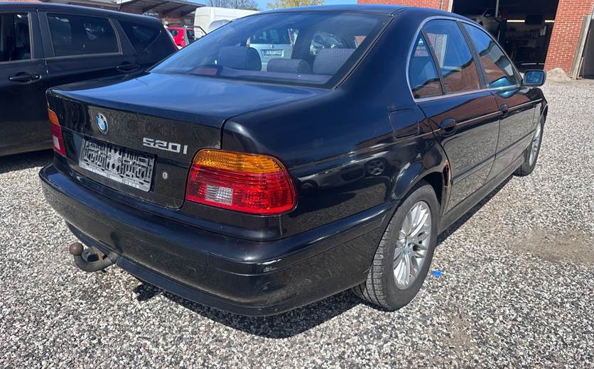 BMW 520i