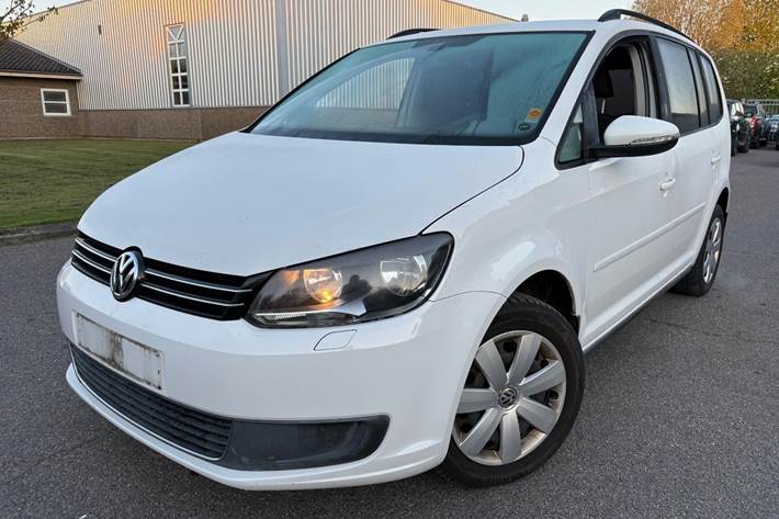 Hvid VW Touran fra 2011