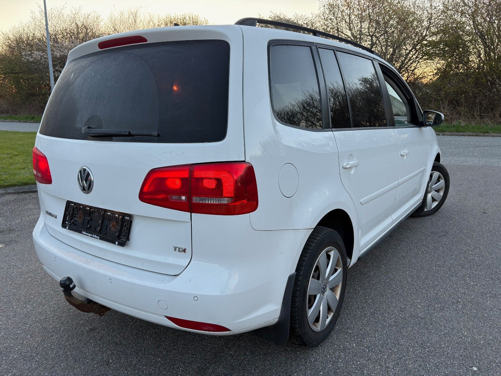 Hvid VW Touran fra 2011