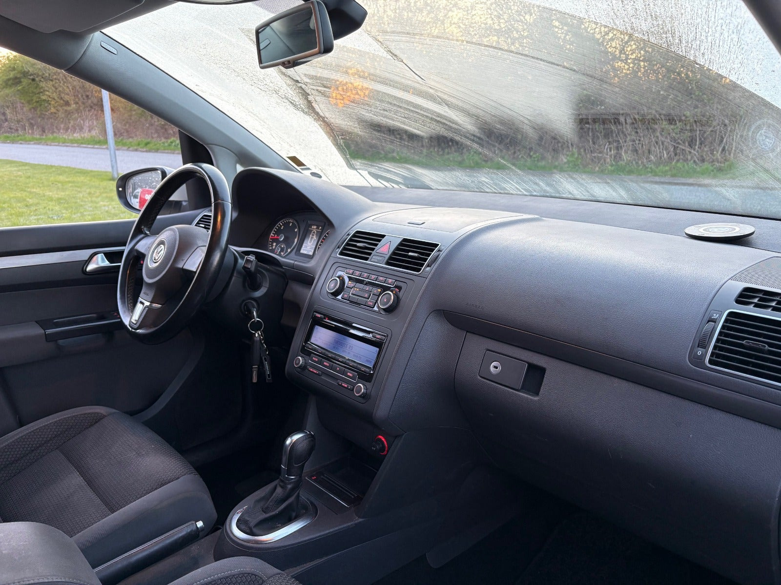 Hvid VW Touran fra 2011