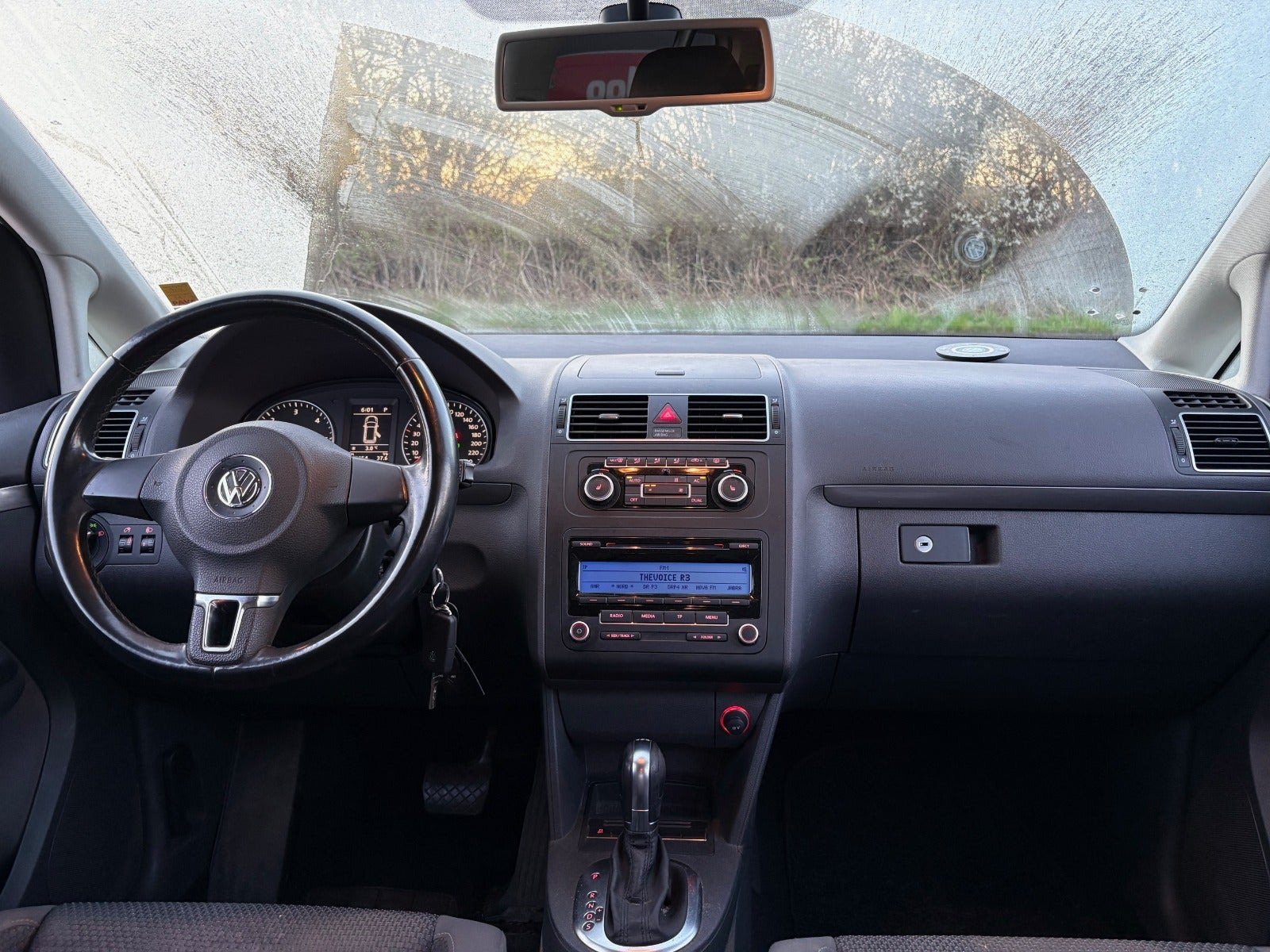 Hvid VW Touran fra 2011