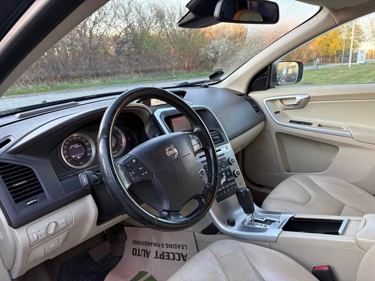 Volvo XC60 2,4 D3 163 Summum aut. AWD Van