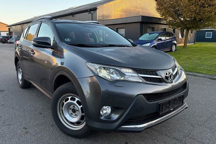Sort Toyota RAV4 fra 2016