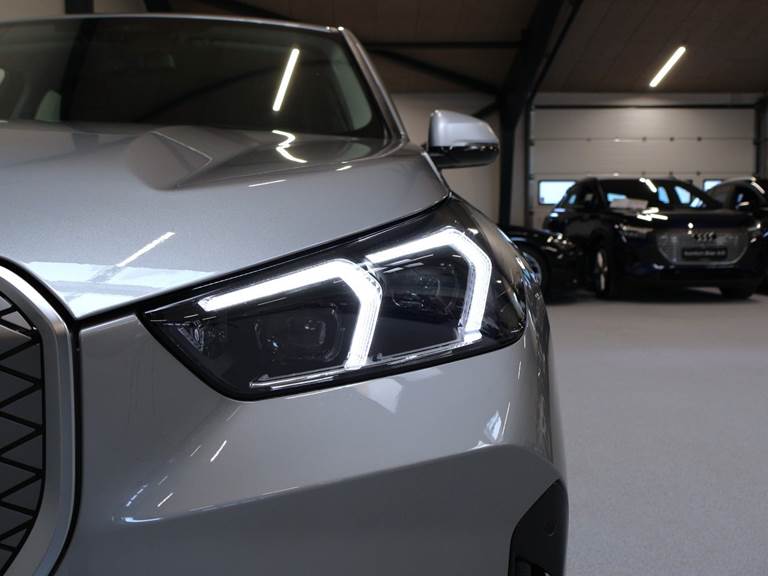 BMW iX1 eDrive20 X-Line