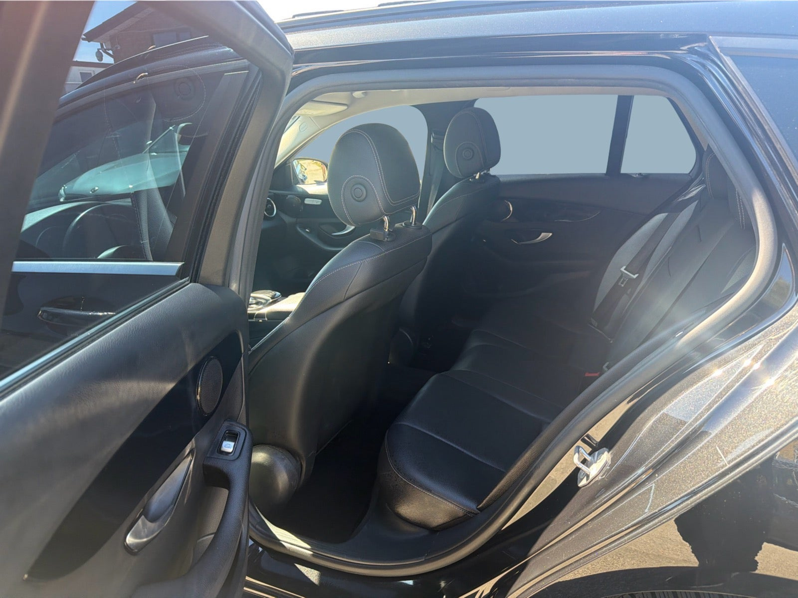 Sort Mercedes C220 d fra 2016