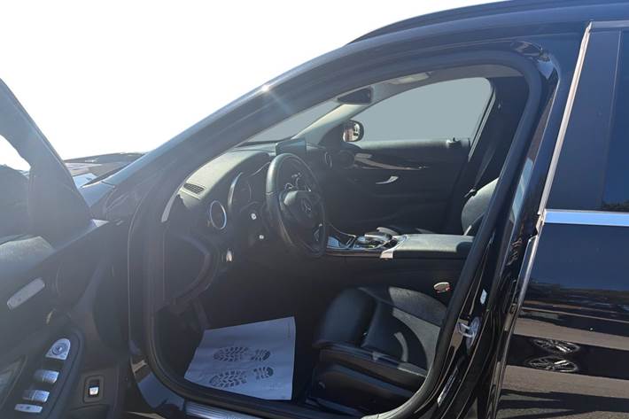 Sort Mercedes C220 d fra 2016