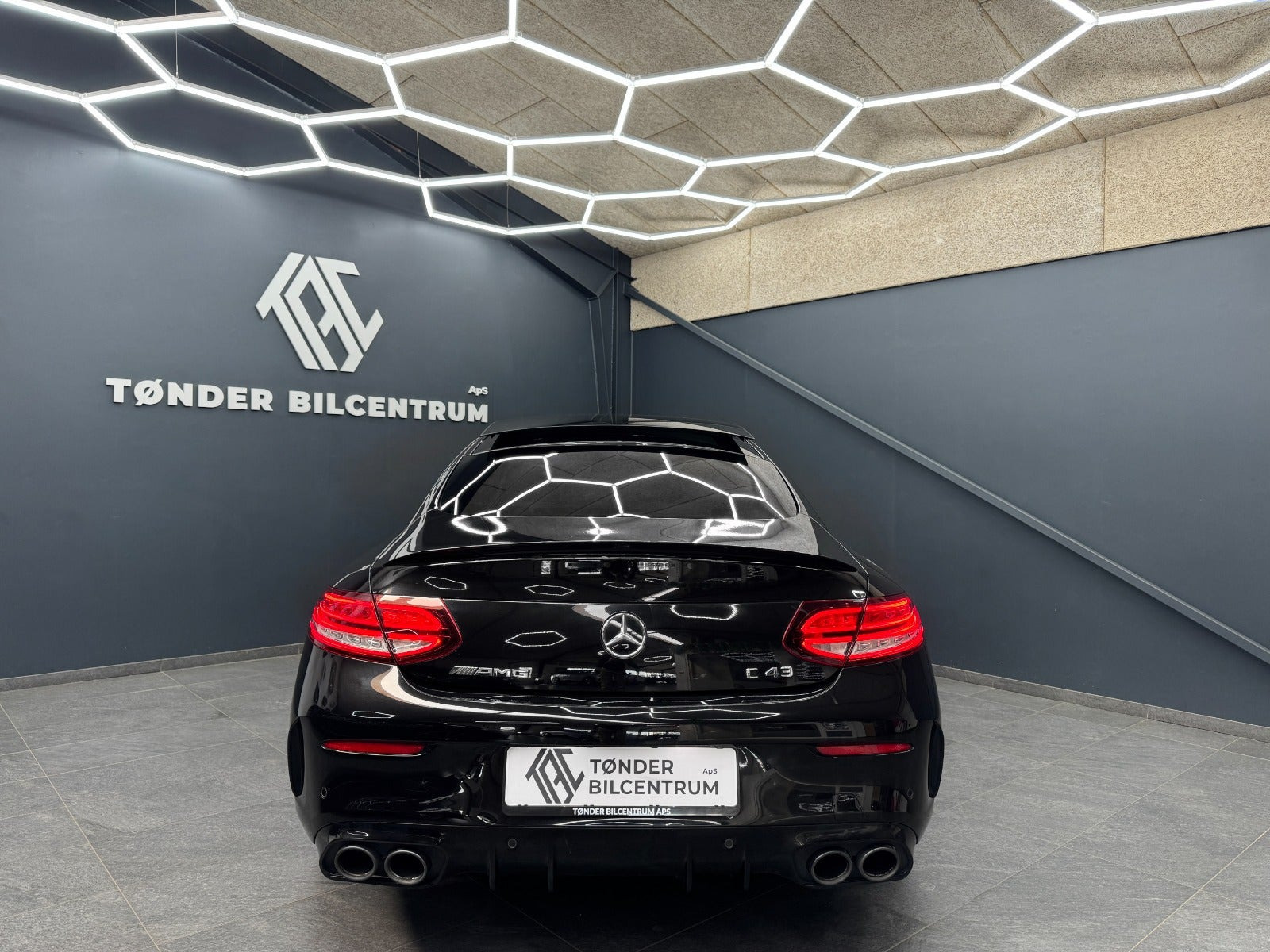 Sort Mercedes C43 fra 2020