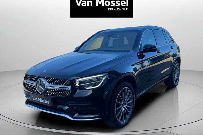 Sort Mercedes GLC300 de fra 2021 set udefra