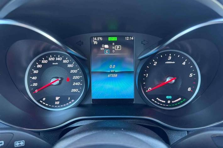 Sort Mercedes GLC300 de fra 2021