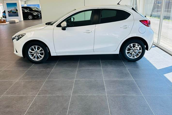 Hvid Mazda 2 fra 2018