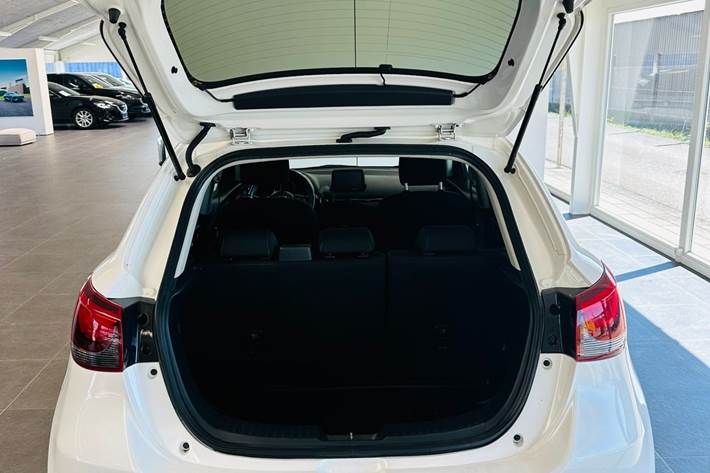 Hvid Mazda 2 fra 2018
