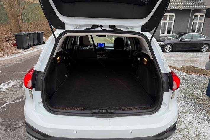 Hvid Ford Focus fra 2020