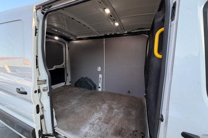 Hvid Ford Transit 350 L2 Van fra 2020
