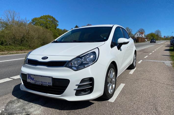 Hvid Kia Rio fra 2016