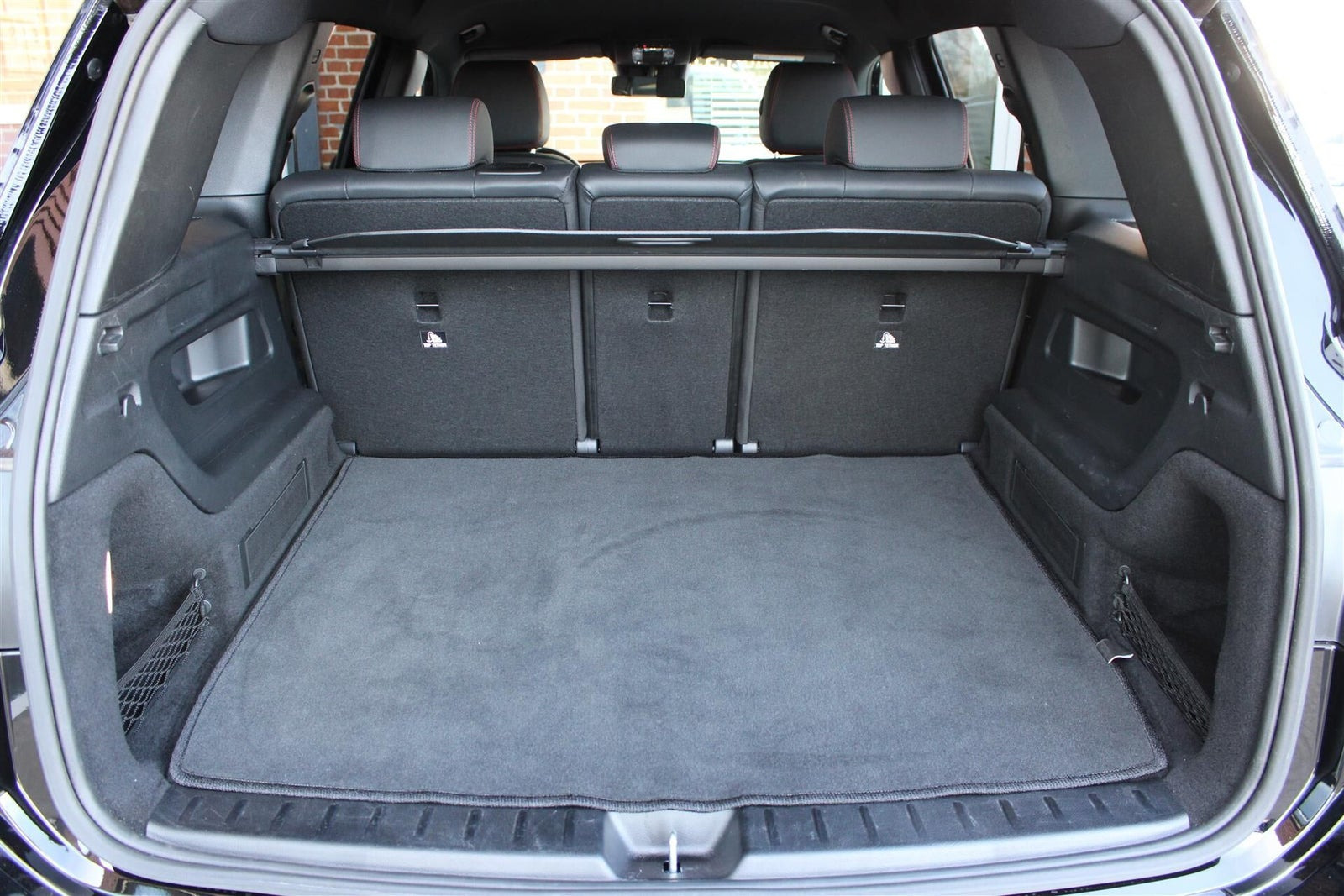 Sort Mercedes EQB250+ fra 2024