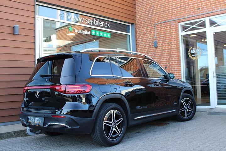 Sort Mercedes EQB250+ fra 2024