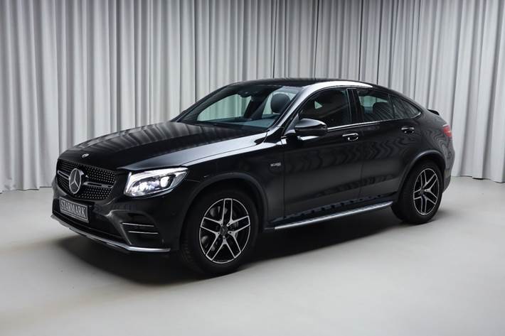 Sort Mercedes GLC43 fra 2019 set udefra