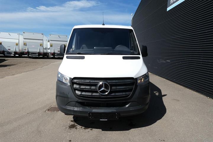 Hvid Mercedes Sprinter 317 fra 2023