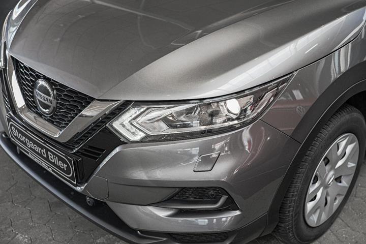 Grå Nissan Qashqai fra 2020