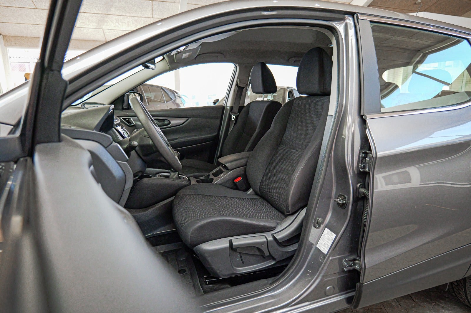 Grå Nissan Qashqai fra 2020