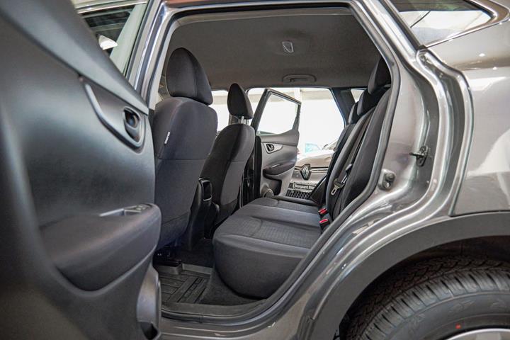 Grå Nissan Qashqai fra 2020