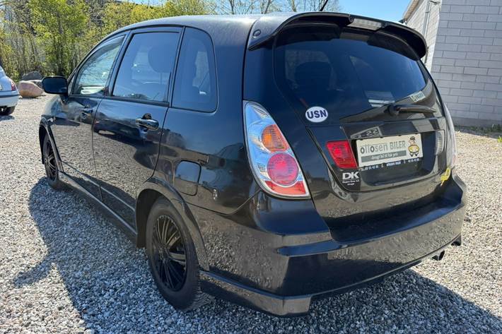 Sort Suzuki Liana fra 2009