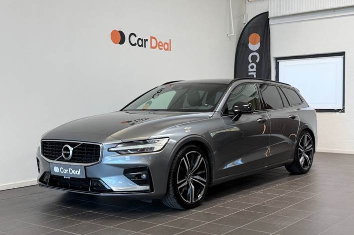 Grå Volvo V60 fra 2020