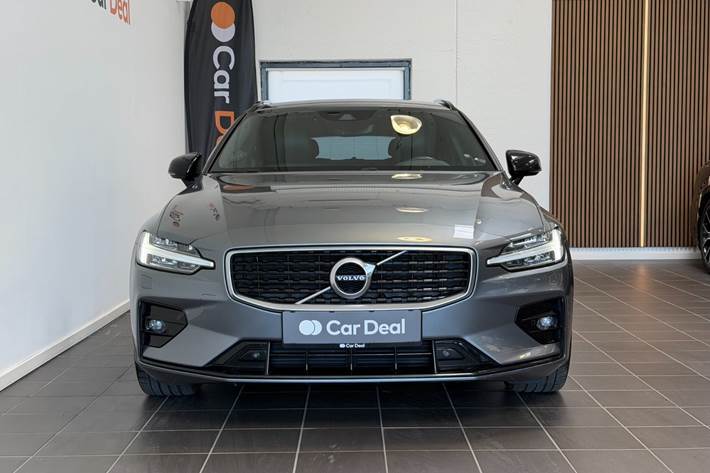 Grå Volvo V60 fra 2020