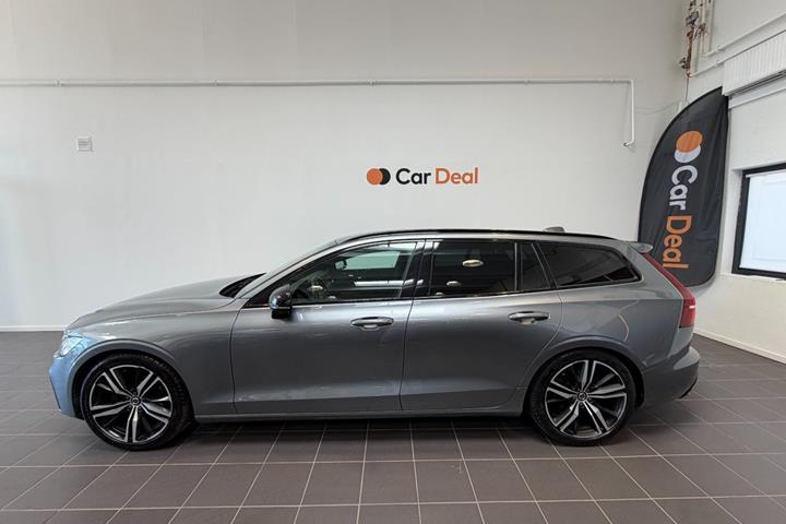 Grå Volvo V60 fra 2020