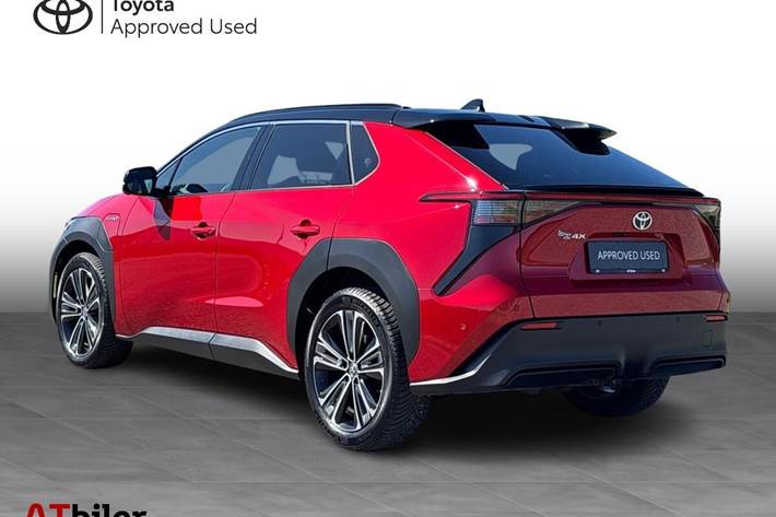 Rød Toyota BZ4X fra 2023