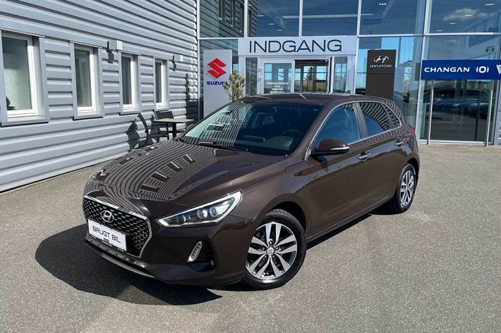 Brun Hyundai i30 fra 2017
