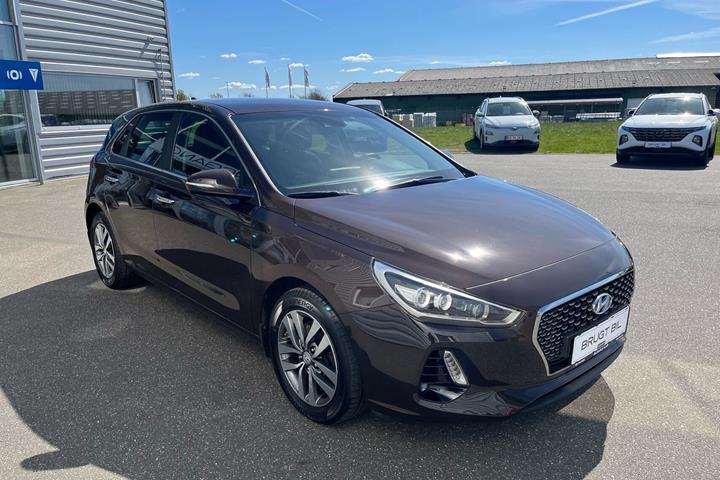 Brun Hyundai i30 fra 2017