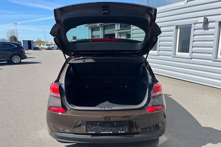 Brun Hyundai i30 fra 2017