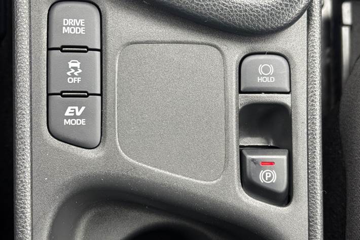 Hvid Toyota Yaris fra 2024