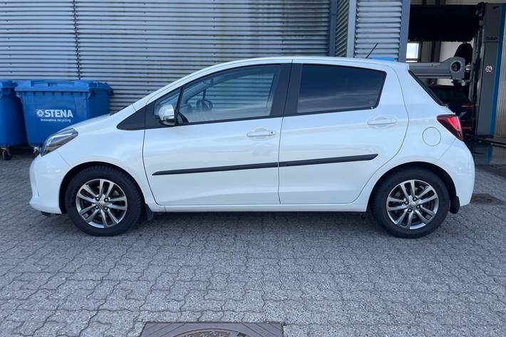 Hvid Toyota Yaris fra 2016