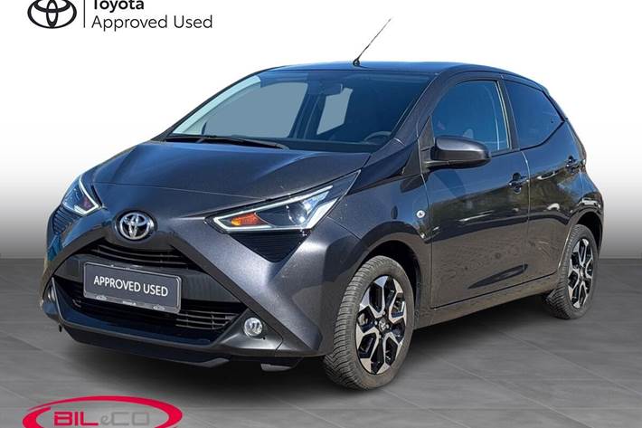 Grå Toyota Aygo fra 2021