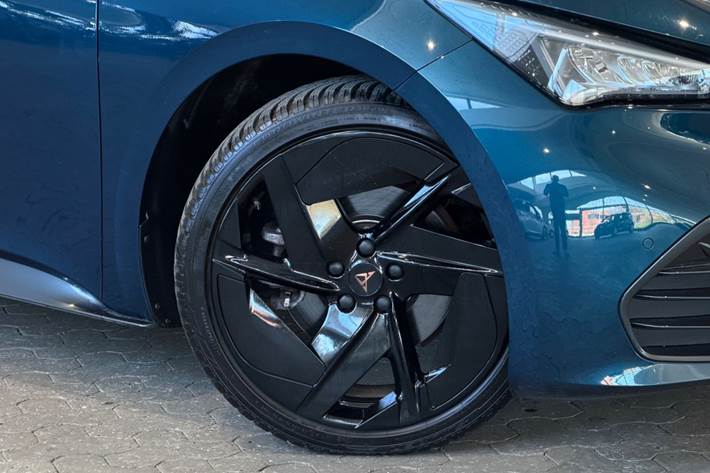Blå Cupra Born fra 2022