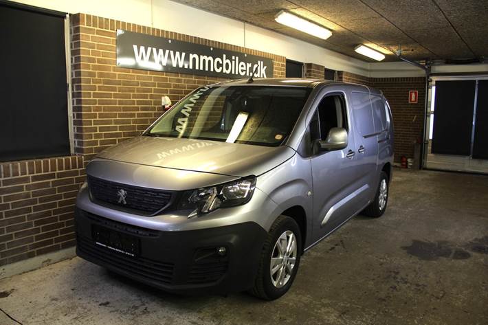 Grå Peugeot Partner fra 2019