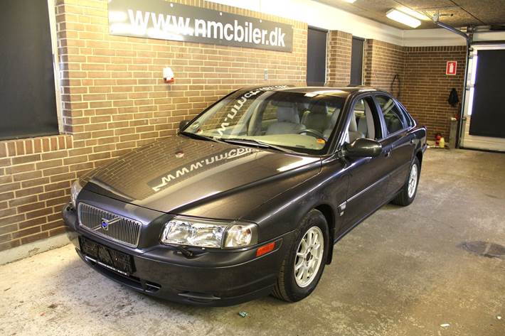 Grå Volvo S80 fra 2001