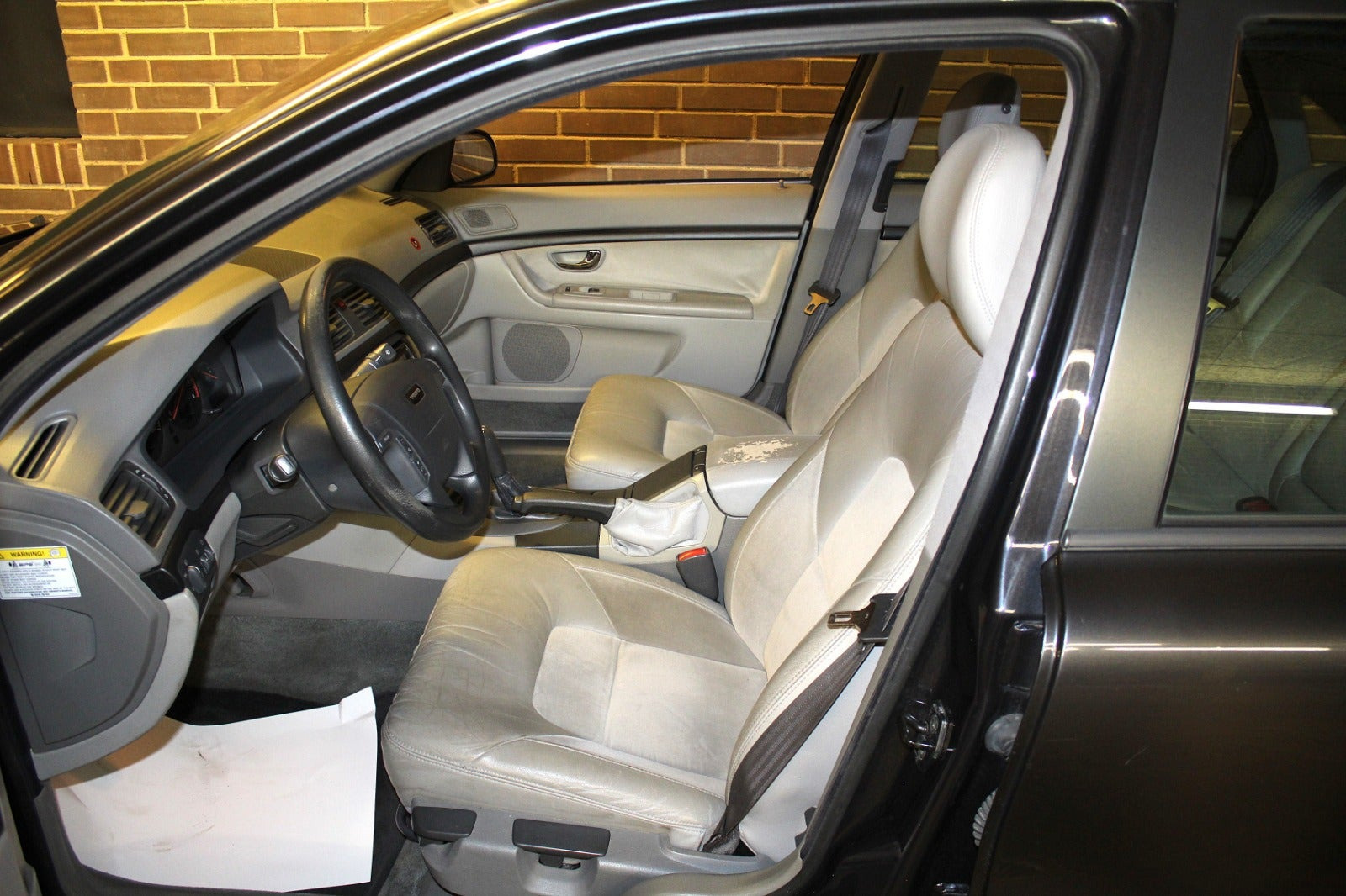 Grå Volvo S80 fra 2001