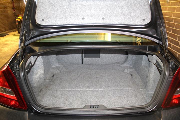 Grå Volvo S80 fra 2001