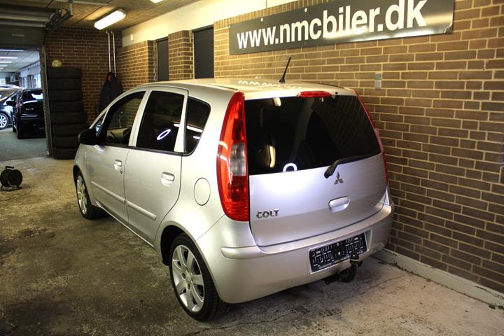 Sølv Mitsubishi Colt fra 2007