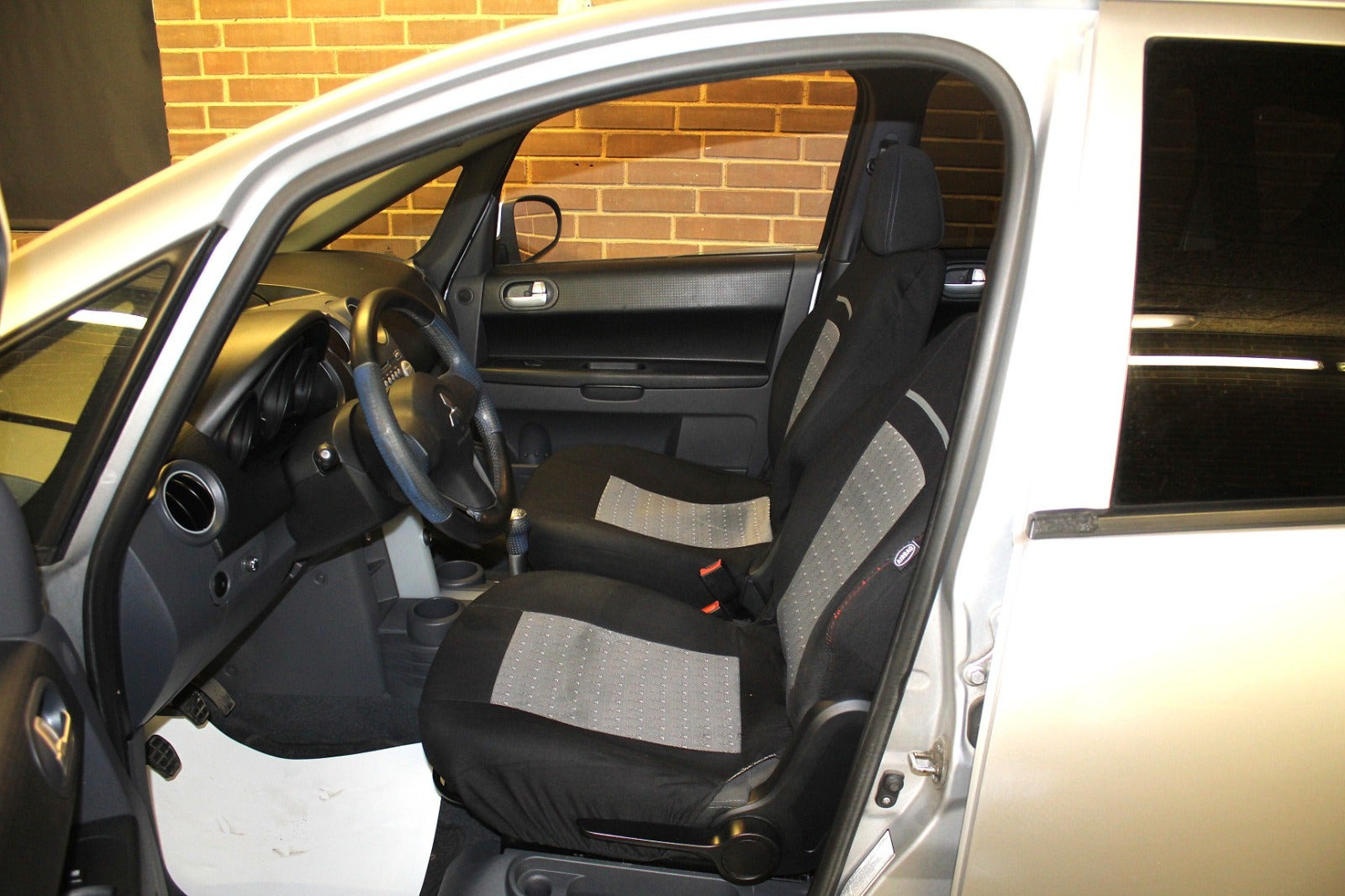 Sølv Mitsubishi Colt fra 2007