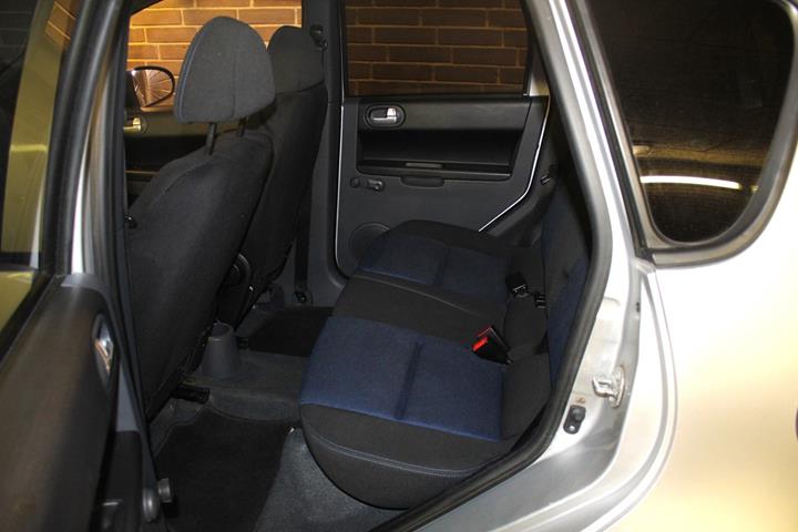 Sølv Mitsubishi Colt fra 2007