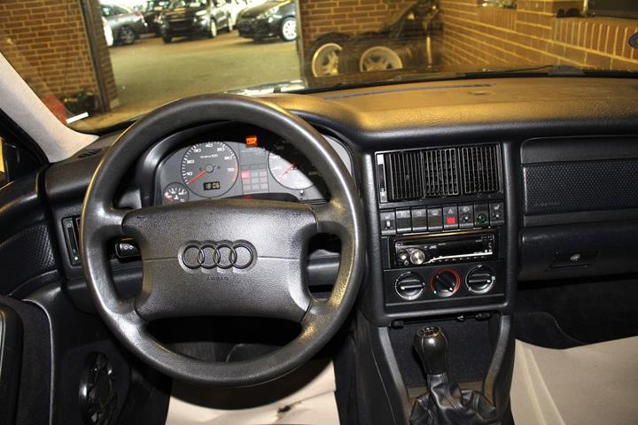 undefined Audi 80 fra 1994 set indefra