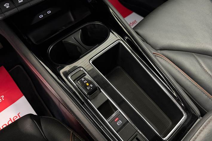 Hvid Skoda Enyaq fra 2021